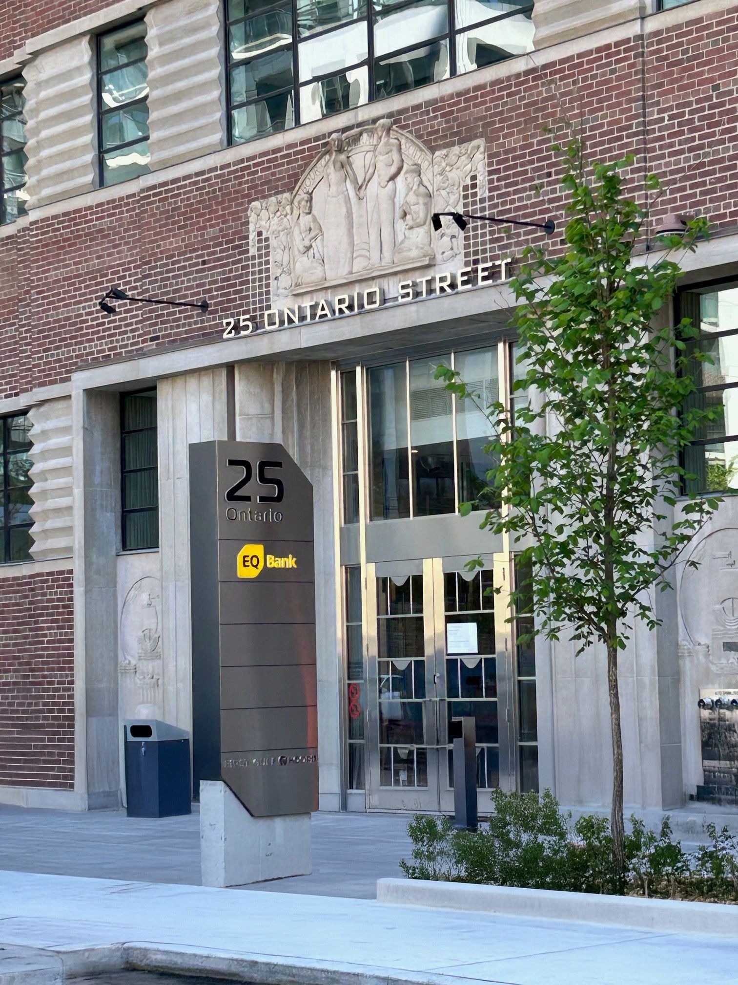 EQ Bank Tower - Exterior