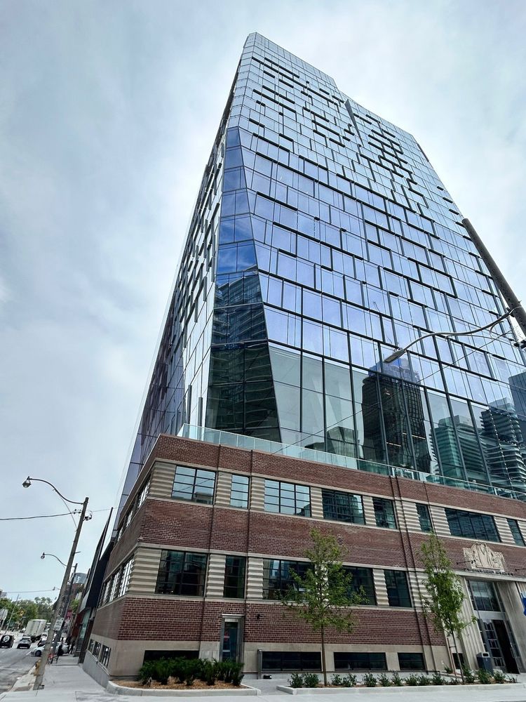 EQ Bank Tower - Exterior