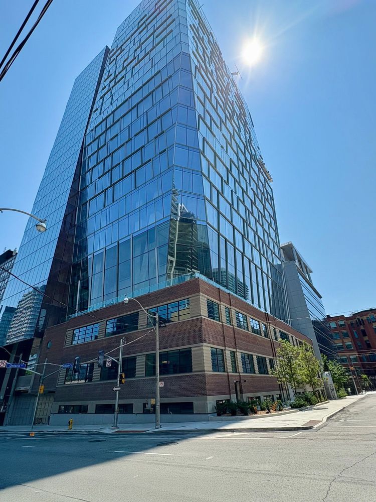 EQ Bank Tower - Exterior